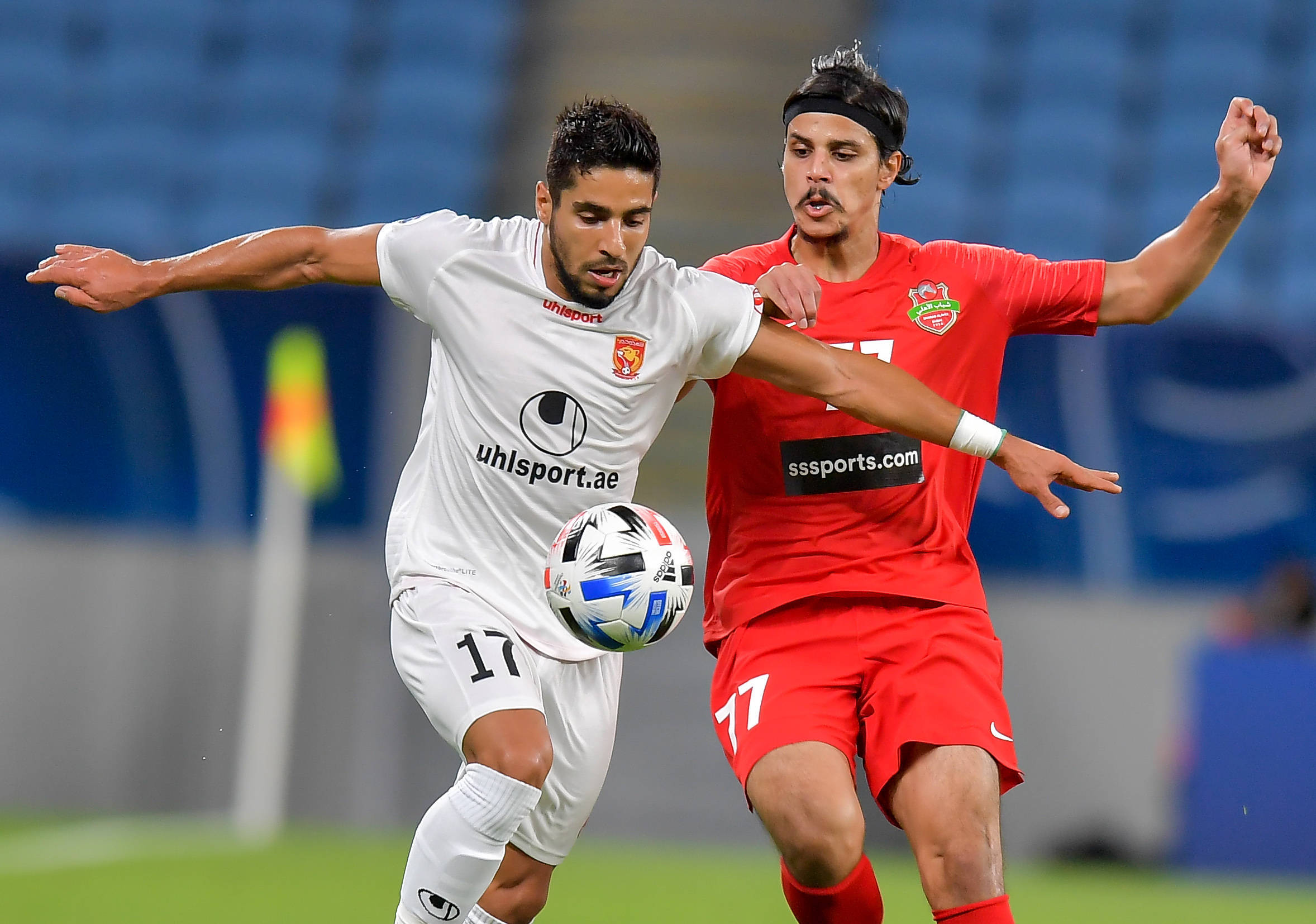 半岛体育投注-足球赛场上的较量激发出球员们最激烈的竞争！的简单介绍