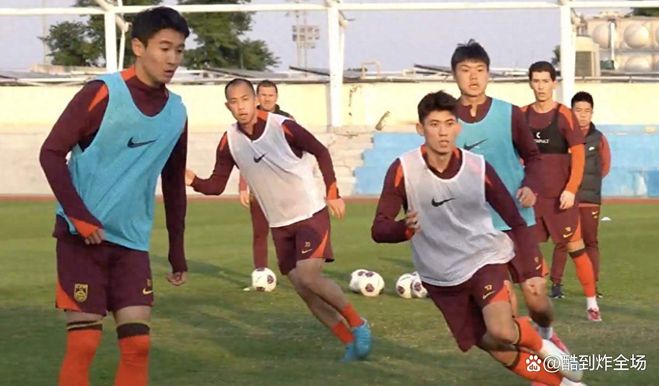 包含新晋国脚首次亮相，获得全场掌声的词条