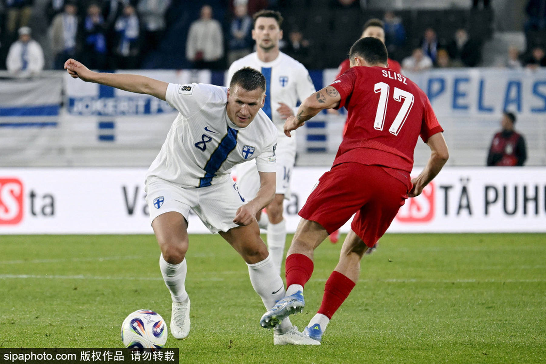 半岛体育直播-波兰队遭遇瑞士淘汰，无缘16强