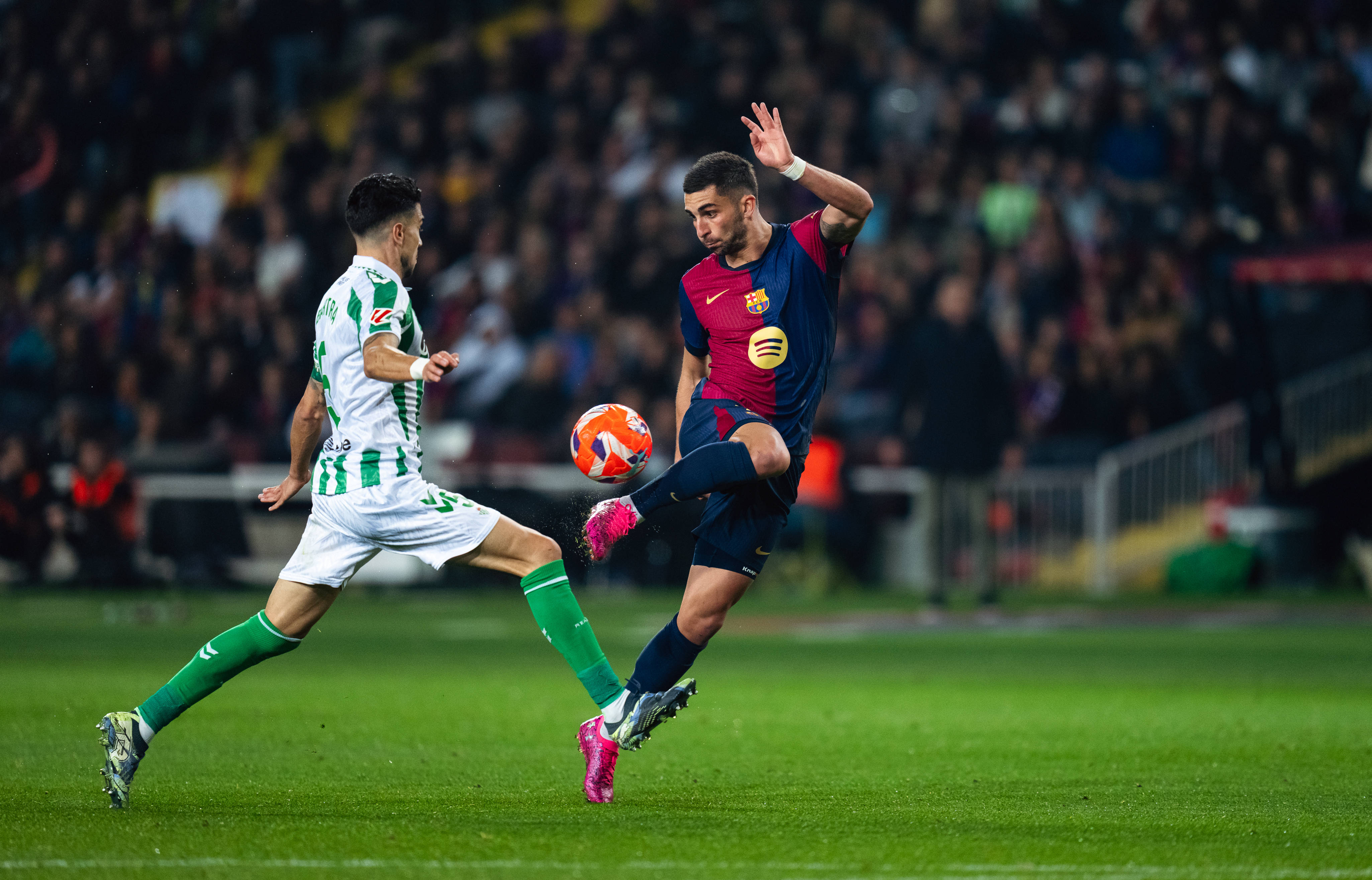 皇马主场连胜，巴萨客场难逢胜利