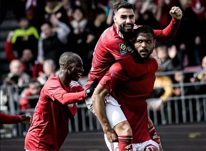 半岛体育官网app-南特客场战平布雷斯特，难得一分的简单介绍