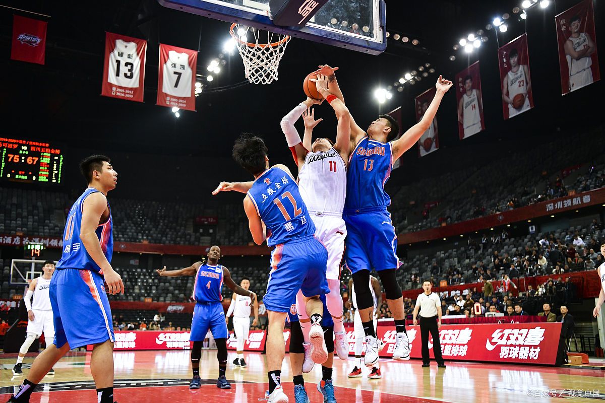 快船队主场战胜76人，取得两连胜