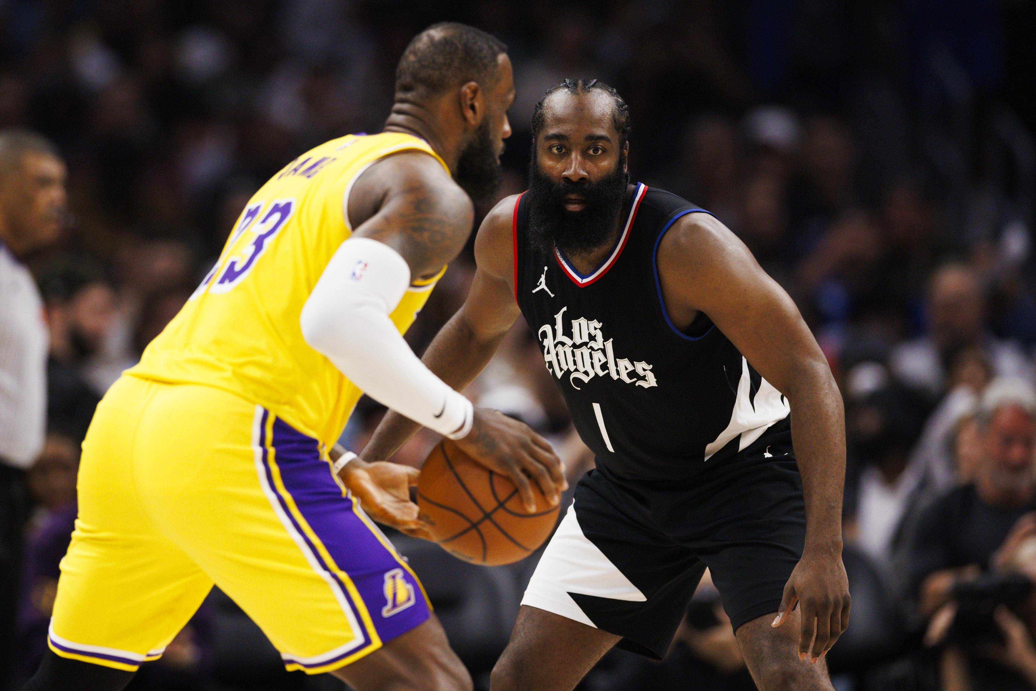 半岛体育课程-包含火箭客场击败独行侠，哈登三节分光芒万丈的词条