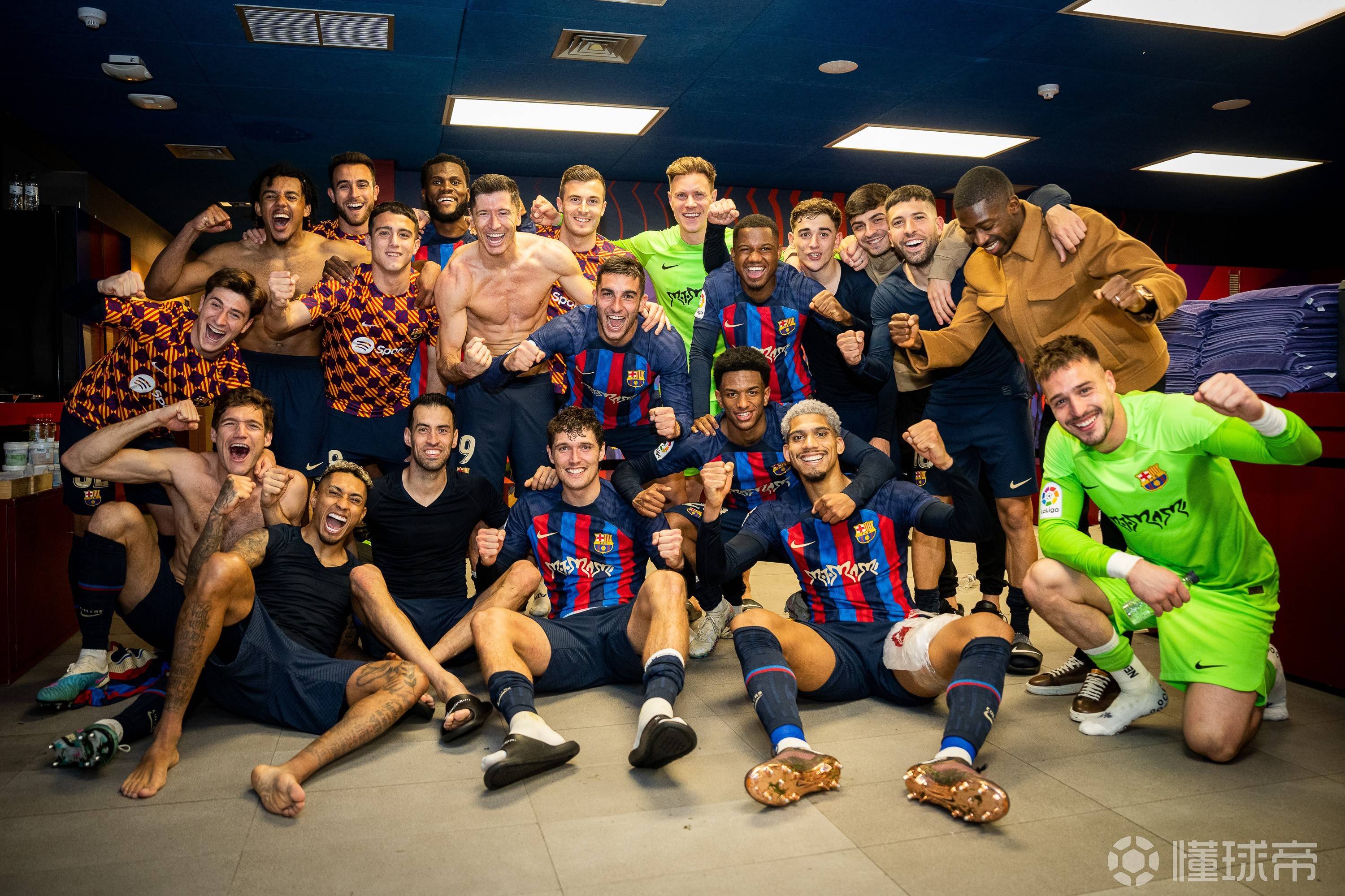 顶级国际体育联赛比赛激烈展开，各队势均力敌的简单介绍