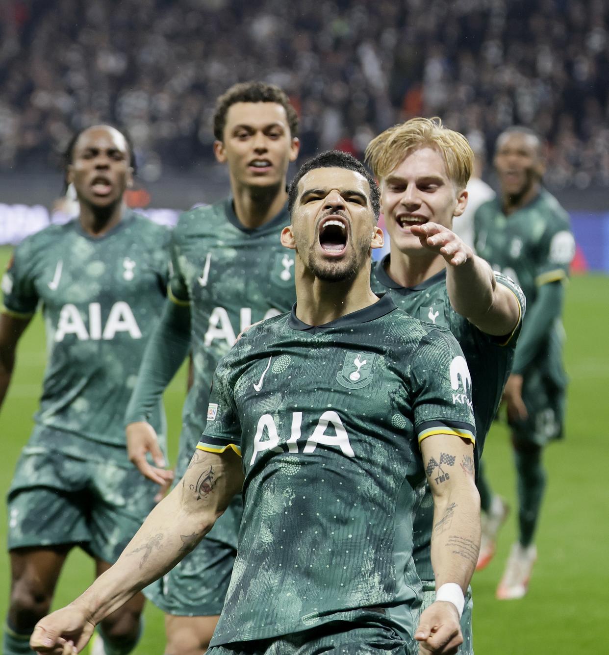 半岛体育官方-包含激烈对抗！欧洲足球赛事热火朝天的词条