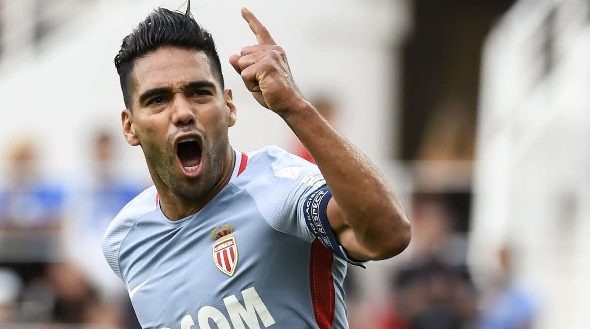 半岛体育官网入口-关于吉尼亚克上演帽子戏法，法甲射手榜第三的信息