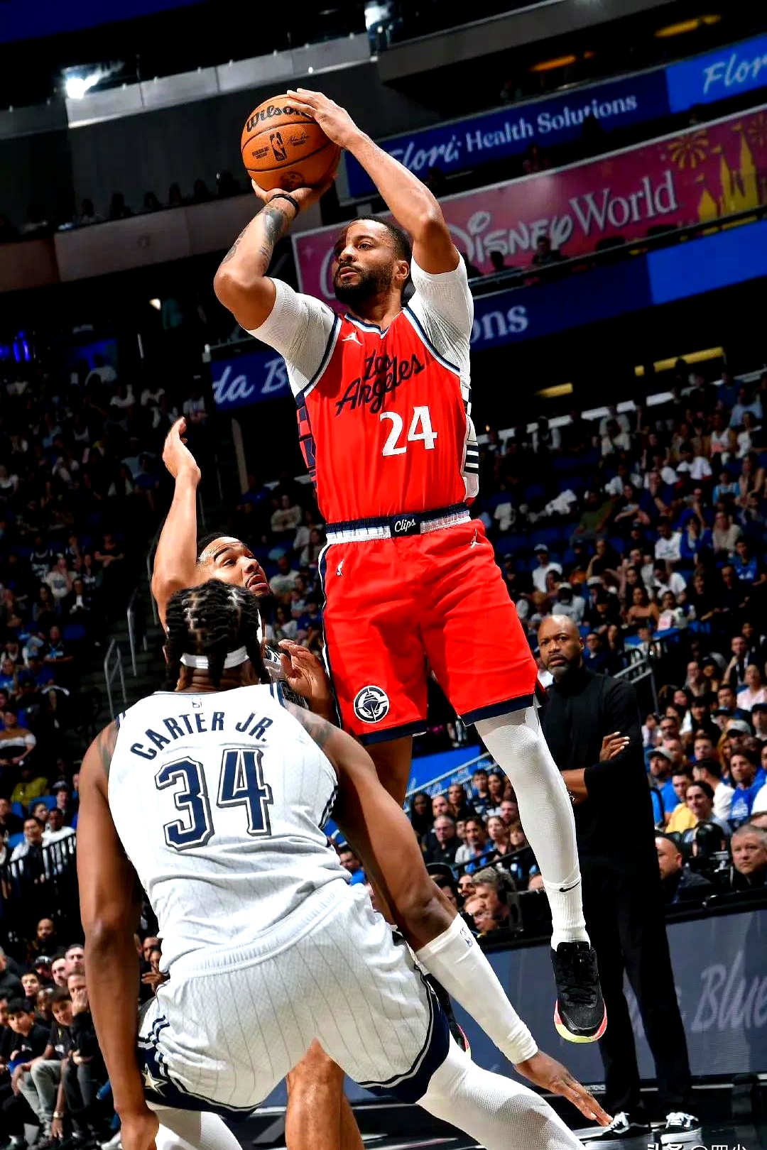 半岛体育链接-快船客场逆转步行者，延续胜势