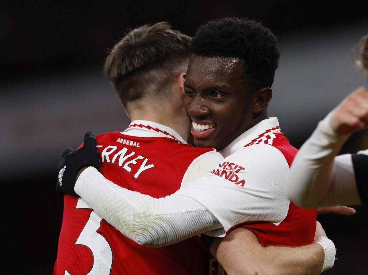 半岛体育app下载地址-曼城再战告捷，逐渐拉开积分差距