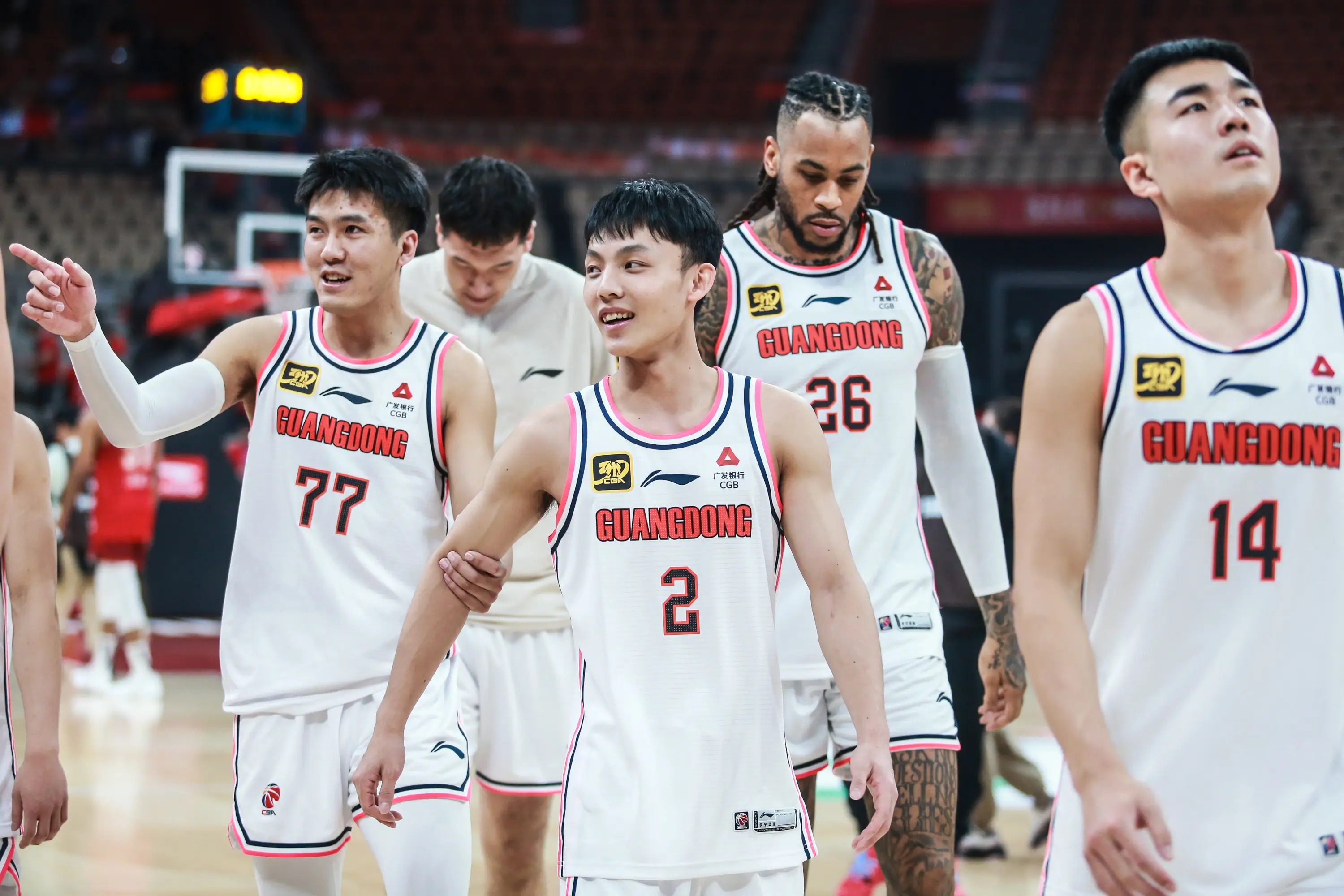 半岛体育官方-河南明星球员砍下三双，全队大胜辽宁